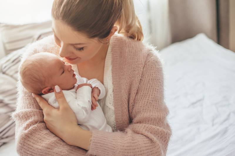 Perché il neonato scambia la notte per il giorno?