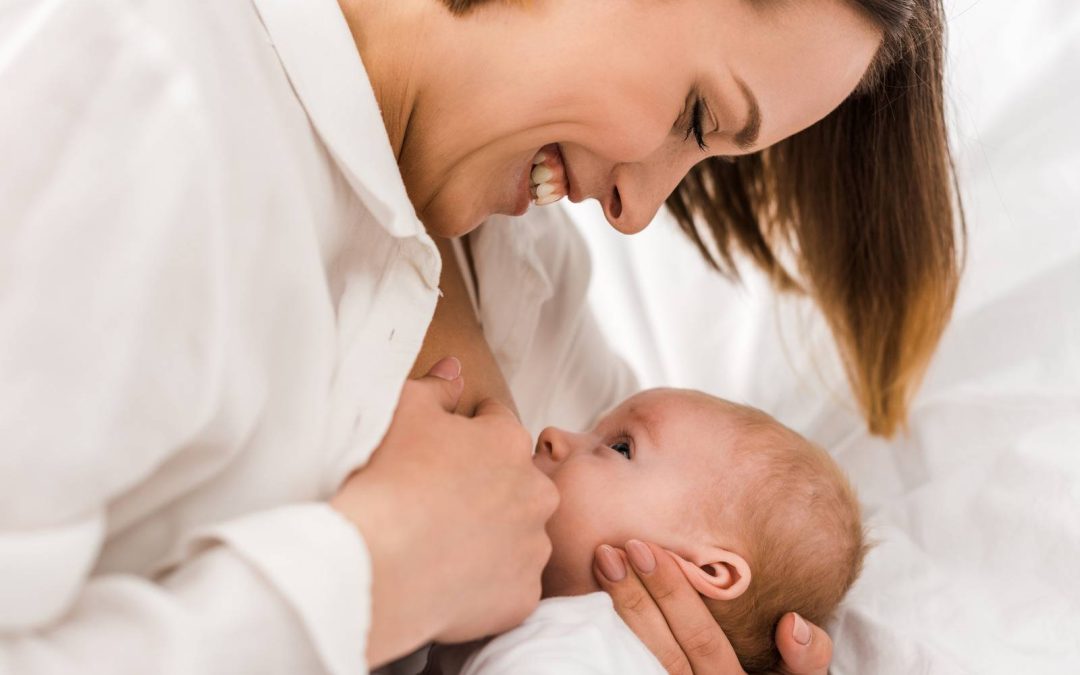 Il tuo neonato si addormenta al seno? 