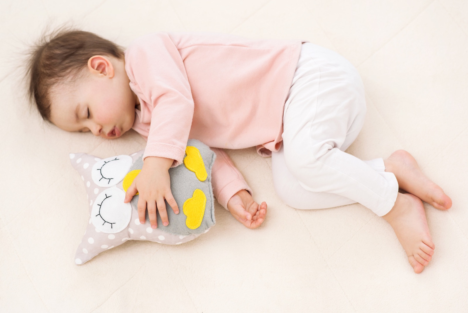 Quando un neonato dorme tutta la notte?