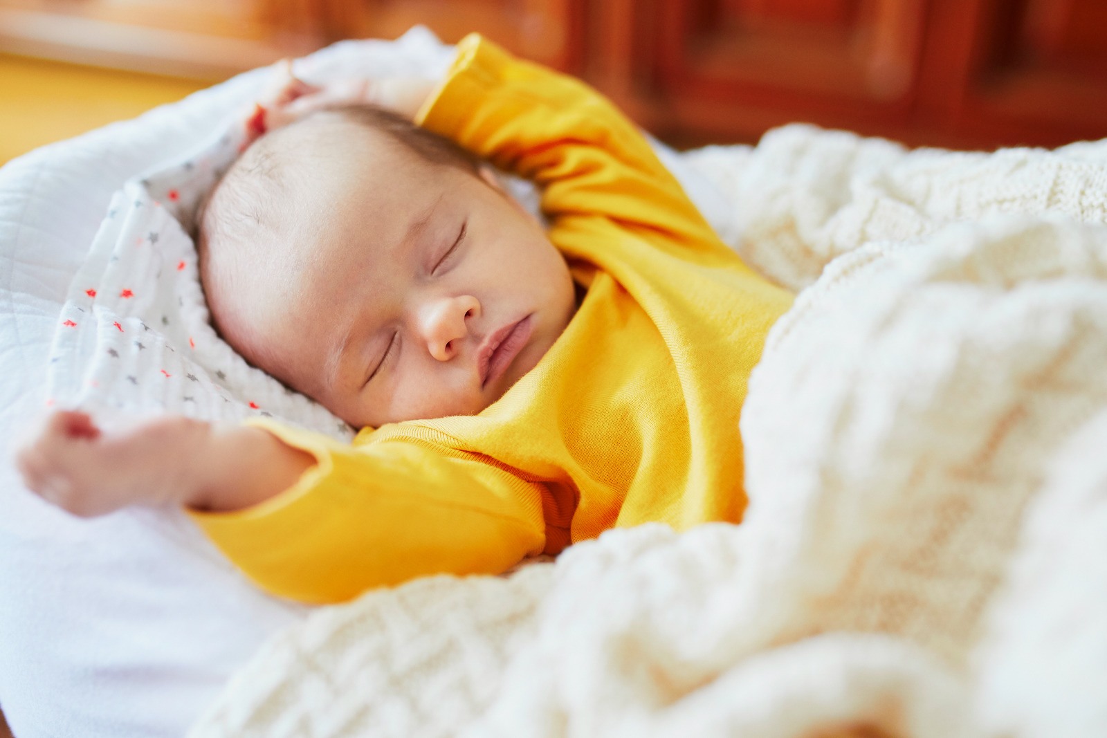 Neonati e sonno leggero: ma è davvero così?